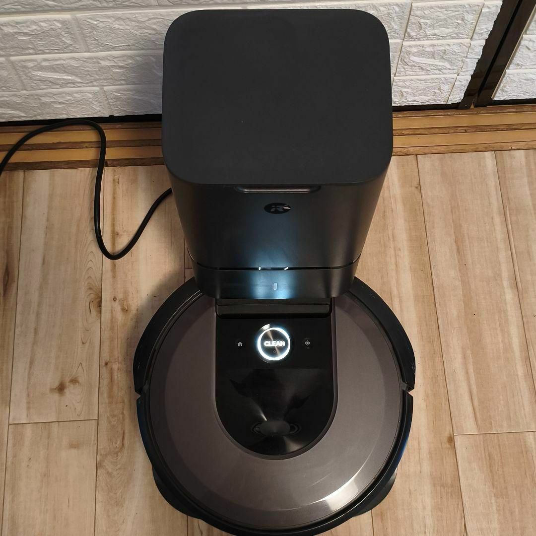 iRobot - ロボット掃除機 ブラック 自動ゴミ収集機能 充電ドック iRobot - ロボット掃除機 ブラック 自動ゴミ収集機能 充電ドック