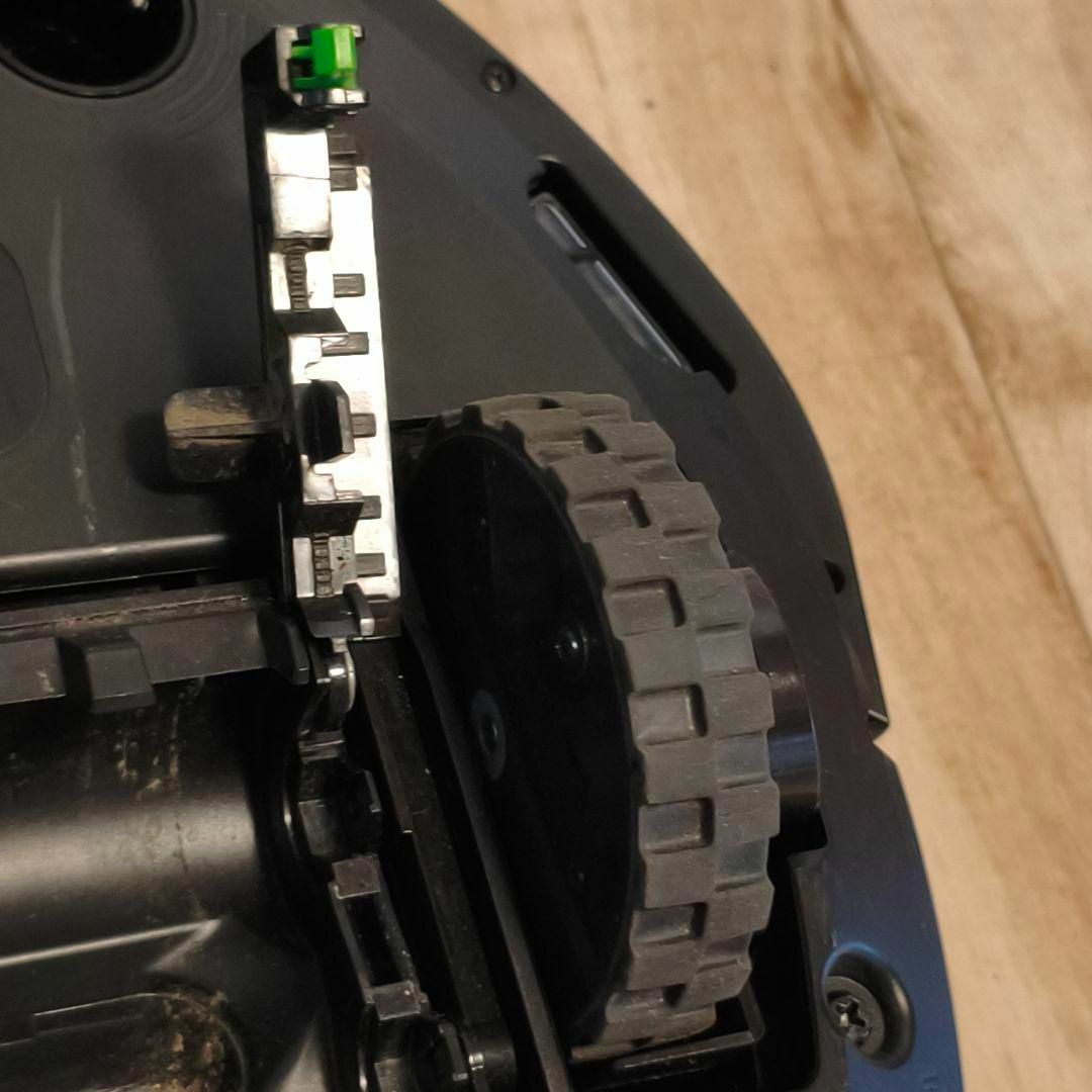 iRobot - ロボット掃除機 ブラック 自動ゴミ収集機能 充電ドック iRobot - ロボット掃除機 ブラック 自動ゴミ収集機能 充電ドック