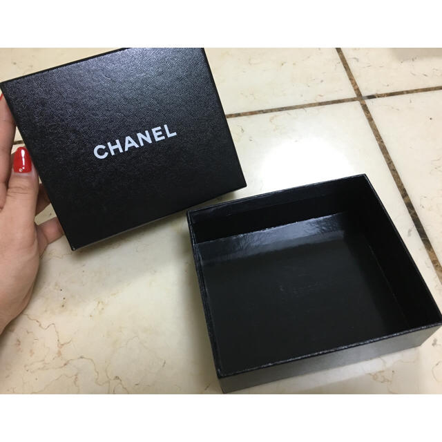 CHANEL(シャネル)のCHANEL 空箱 リボン 花セット レディースのバッグ(ショップ袋)の商品写真