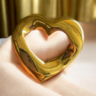 Yves Saint Laurent(ブローチ/コサージュ)のフリマアイテム一覧 Yves Saint Laurent(ブローチ/コサージュ)のフリマアイテム一覧
