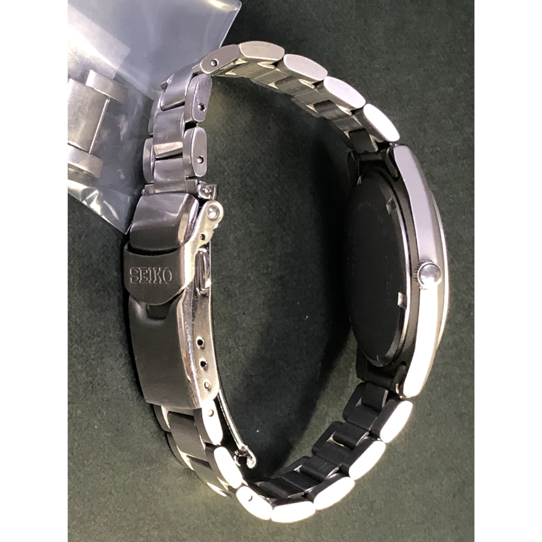 SEIKO - 完動美品 SEIKO ミリタリー 黒文字盤 7N42-8260 SBCA001 SEIKO - 完動美品 SEIKO ミリタリー 黒文字盤 7N42-8260 SBCA001