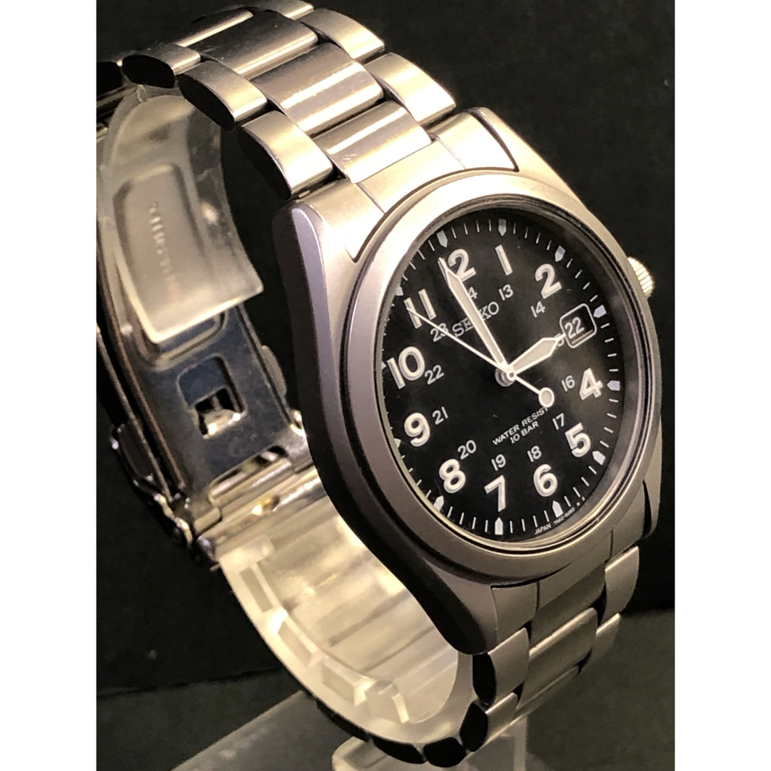 SEIKO - 完動美品 SEIKO ミリタリー 黒文字盤 7N42-8260 SBCA001 SEIKO - 完動美品 SEIKO ミリタリー 黒文字盤 7N42-8260 SBCA001