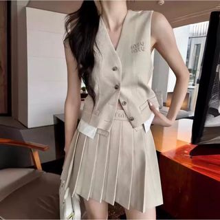 MIU MIUの新品フリマアイテム一覧 MIU MIUの新品フリマアイテム一覧