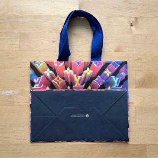 LOUIS VUITTON(ショップ袋)のフリマアイテム一覧 LOUIS VUITTON(ショップ袋)のフリマアイテム一覧