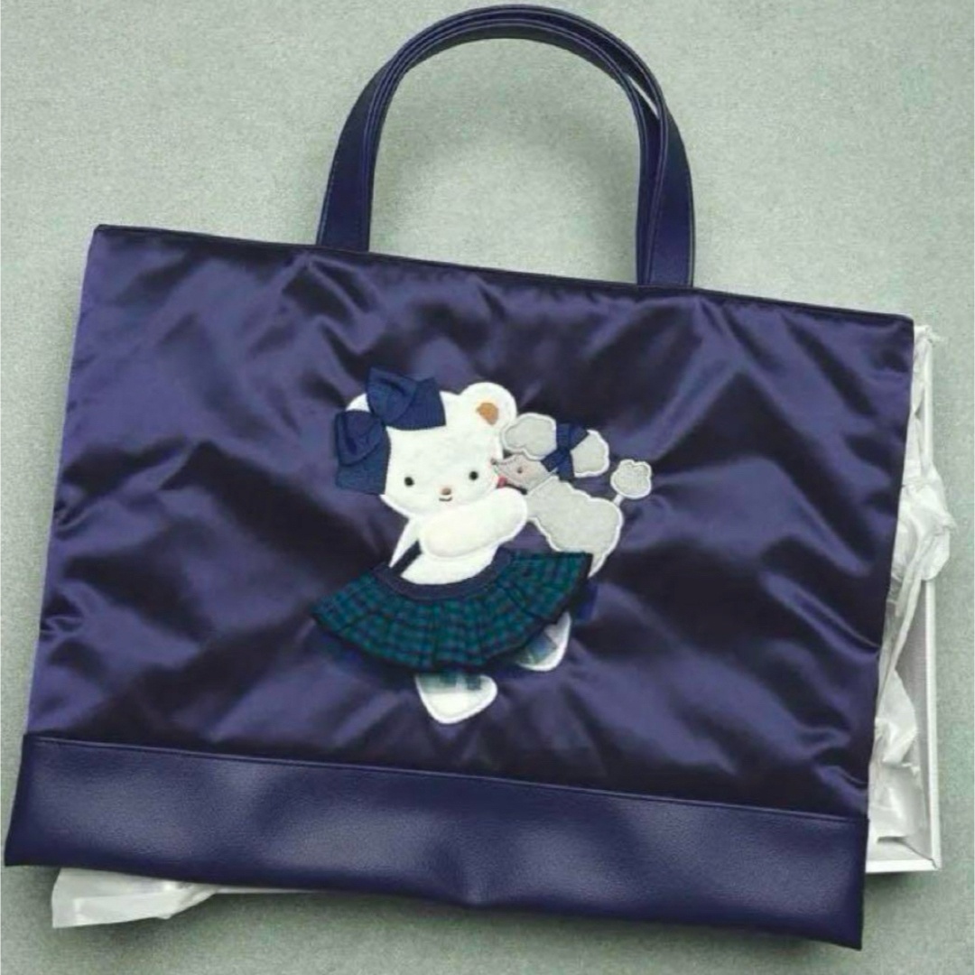 familiar - Bibiy.×familiar コラボ トートバッグ ネイビーの familiar - Bibiy.×familiar コラボ トートバッグ ネイビーの