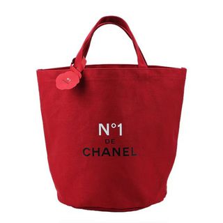 CHANEL - 【美品】CHANELシャネル エッセンシャルトートGMバッグ CHANEL - 【美品】CHANELシャネル エッセンシャルトートGMバッグ