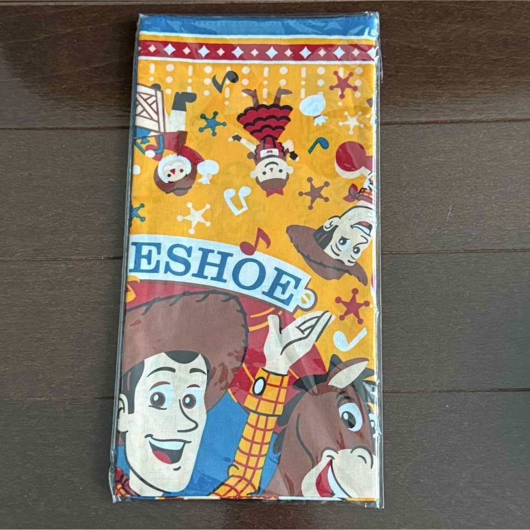 トイ・ストーリー(トイストーリー)の【新品】　ディズニーリゾート　バンダナ メンズのファッション小物(バンダナ/スカーフ)の商品写真