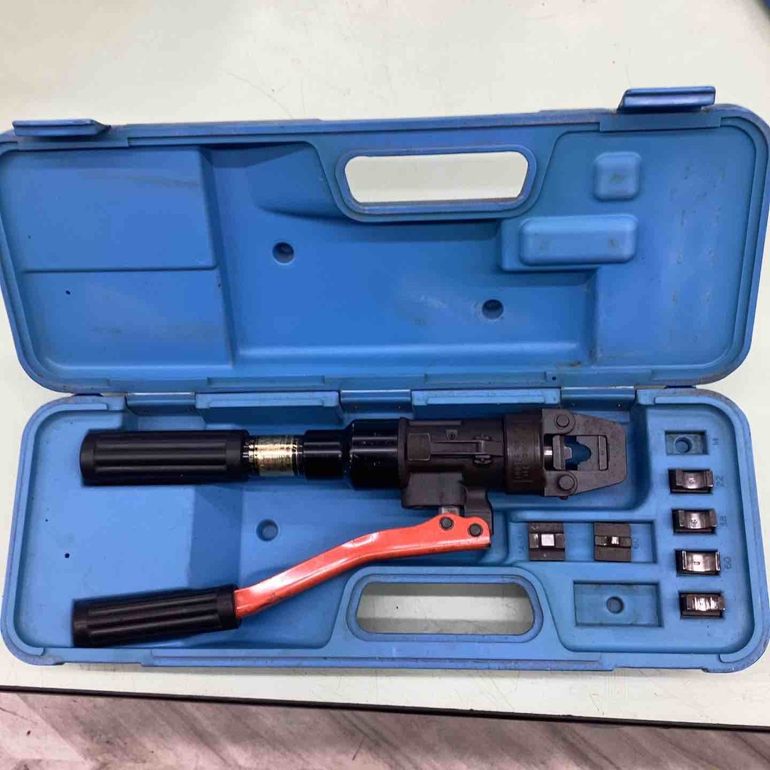 ◇泉精器(IZUMI) 手動油圧式圧着工具 9H-60【越谷店】の通販 by ◇泉精器(IZUMI) 手動油圧式圧着工具 9H-60【越谷店】の通販 by