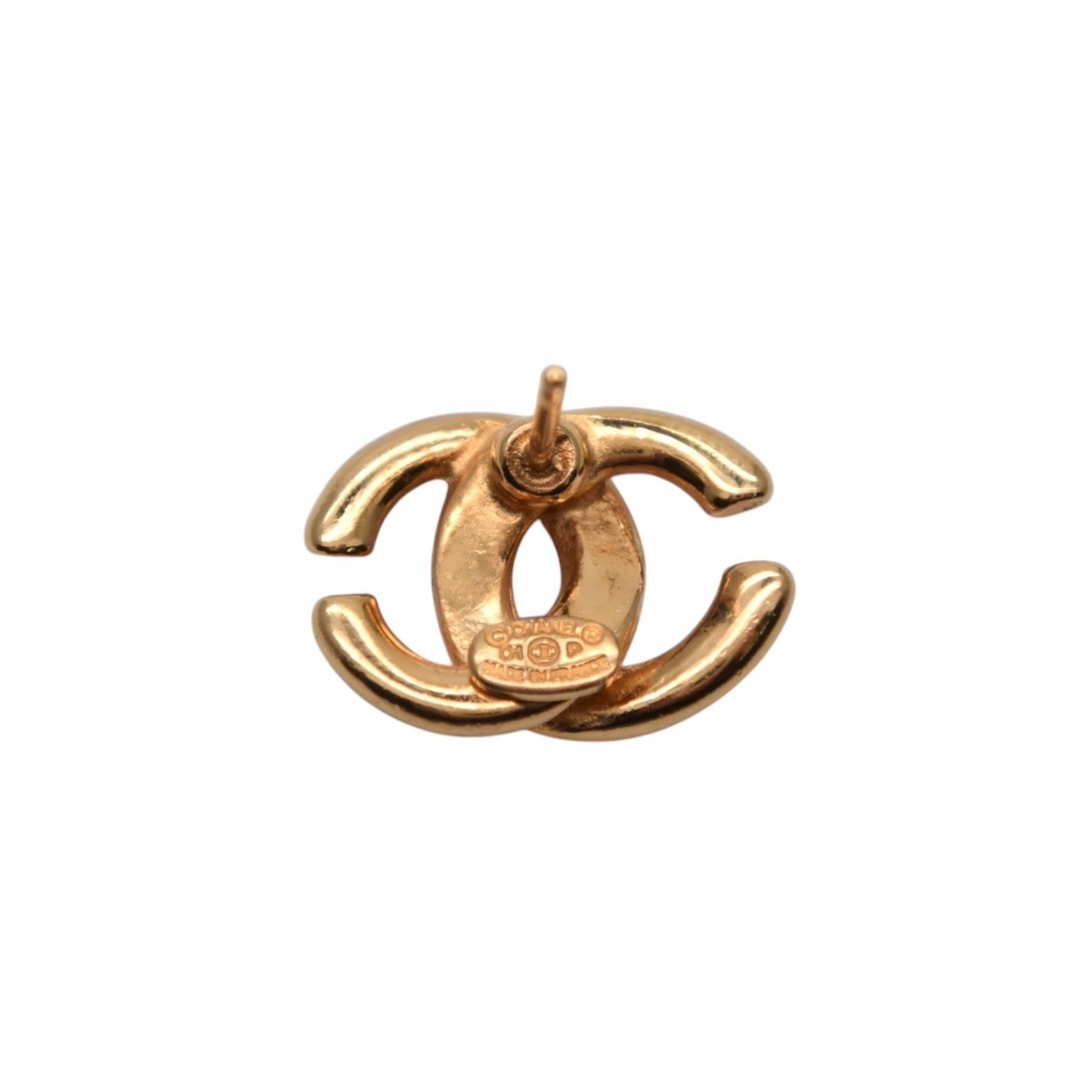 CHANEL - 極美品 CHANEL シャネル ピアス 重量約1.6g 01P刻印