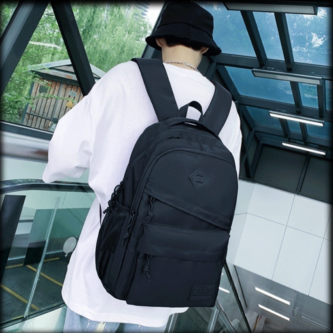 MN7319　デザインがお洒落で大人気☆黒　男女兼用リュックサック メンズのバッグ(バッグパック/リュック)の商品写真