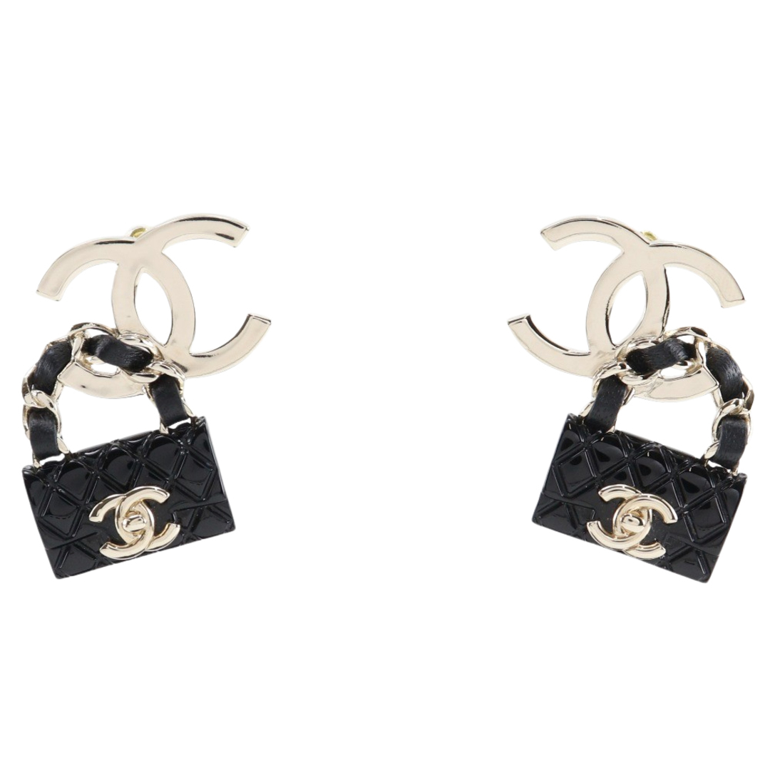 CHANEL - 【CHANEL】シャネル ココマーク マトラッセバッグ CHANEL - 【CHANEL】シャネル ココマーク マトラッセバッグ