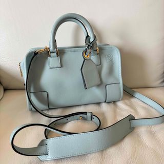 LOEWE - ロエベ アナグラムチャーム ゴールドxタンの通販 by LOEWE - ロエベ アナグラムチャーム ゴールドxタンの通販 by