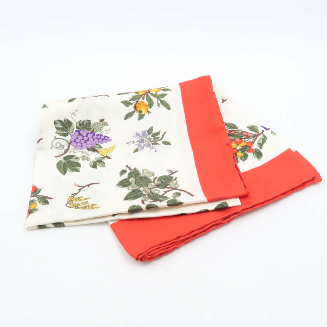 GUCCI - GUCCI グッチ スカーフ シルク100% 植物 総柄 GUCCI - GUCCI グッチ スカーフ シルク100% 植物 総柄