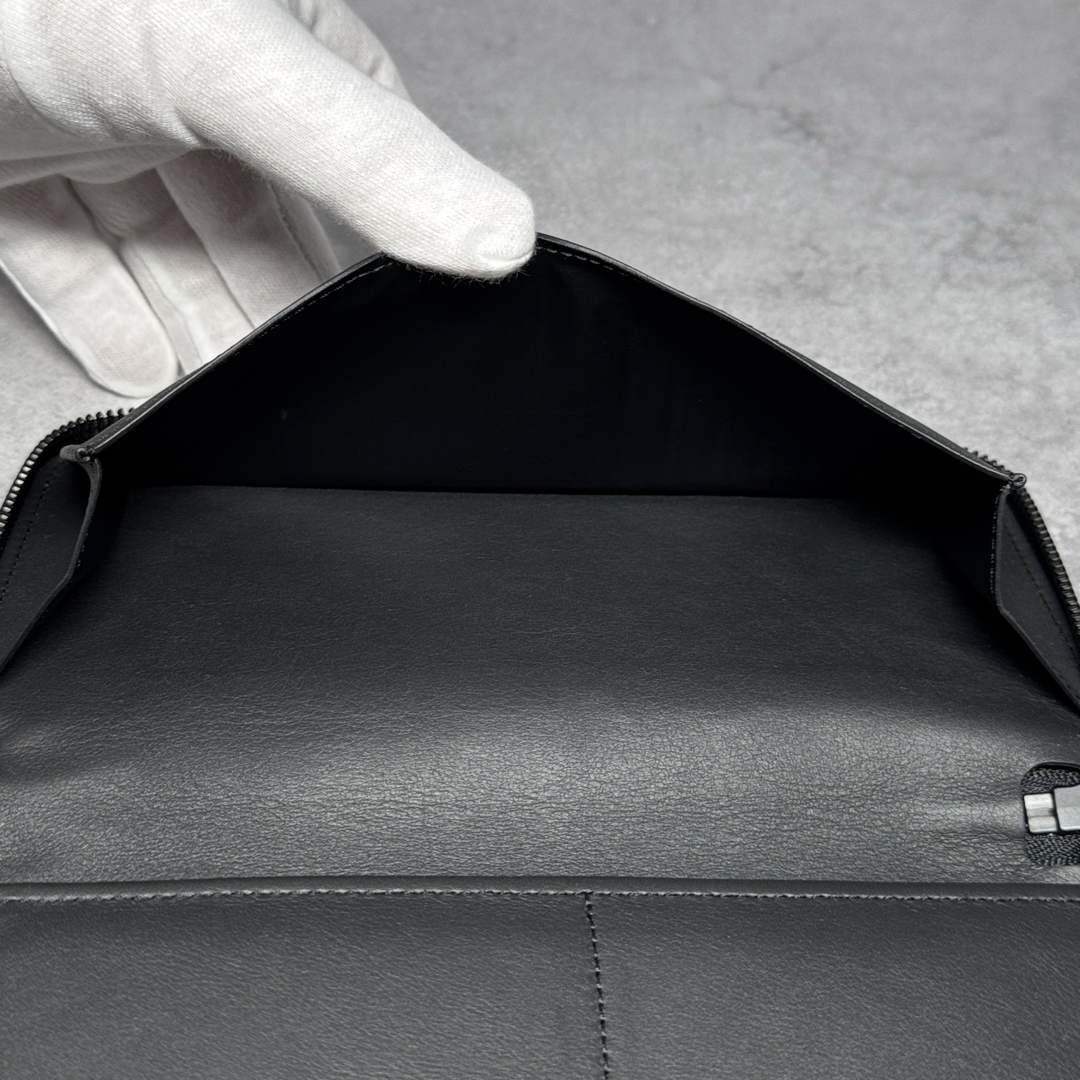 LOUIS VUITTON - 新品同様 ルイヴィトン モノグラム トリヨン LOUIS VUITTON - 新品同様 ルイヴィトン モノグラム トリヨン