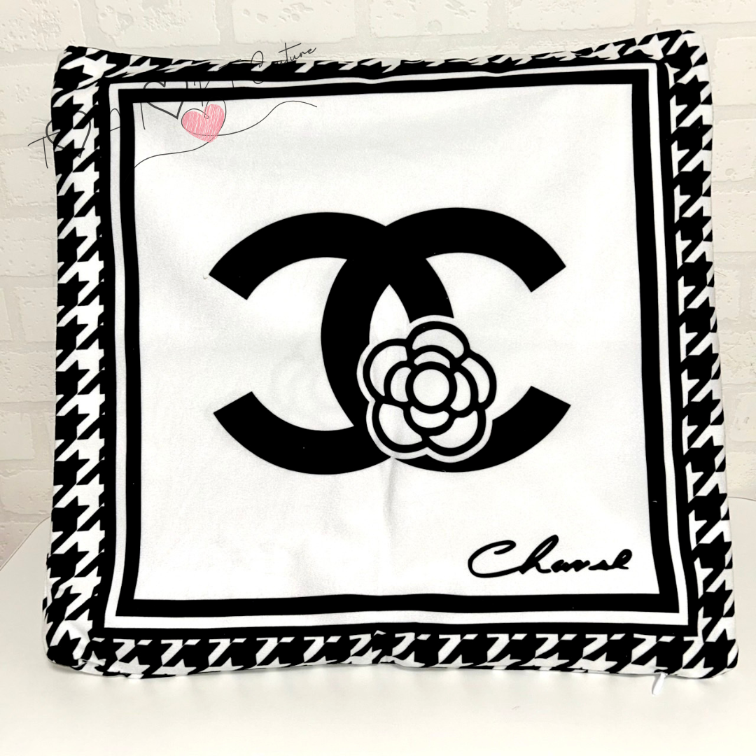 CHANEL - ❤新品・未使用❤CHANEL VIP限定 クッションカバー CHANEL - ❤新品・未使用❤CHANEL VIP限定 クッションカバー