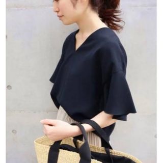 Theory - Theory 23SS 完売 店舗限定カラー スキッパーネック Theory - Theory 23SS 完売 店舗限定カラー スキッパーネック