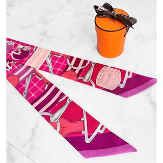 HERMES - 新品未使用 エルメス ツイリー 2021 エクスリブリス HERMES - 新品未使用 エルメス ツイリー 2021 エクスリブリス