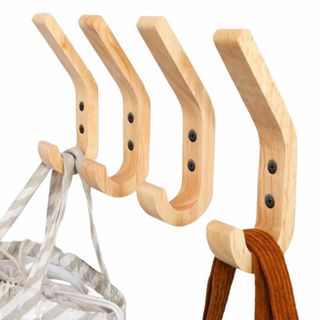 簡単に登れる頑丈な木製階段、見える収納階段吹き抜けのリビング 簡単に登れる頑丈な木製階段、見える収納階段吹き抜けのリビング