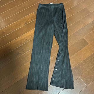 PLEATS PLEASE ISSEY MIYAKE(カジュアルパンツ)のフリマ PLEATS PLEASE ISSEY MIYAKE(カジュアルパンツ)のフリマ