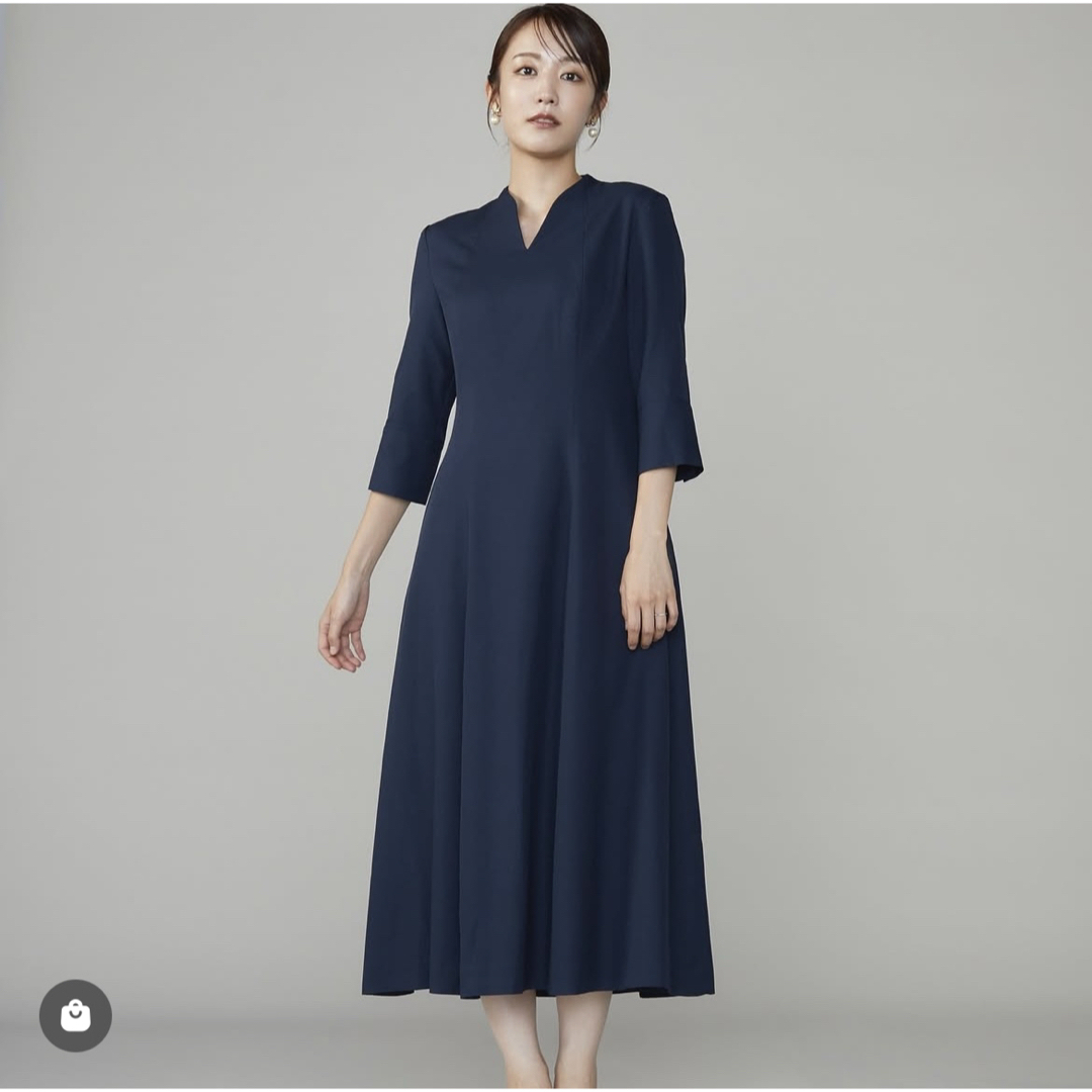 Audire】新品タグ付 キャサリンワンピース 郡司アナプロデュース Audire】新品タグ付 キャサリンワンピース 郡司アナプロデュース