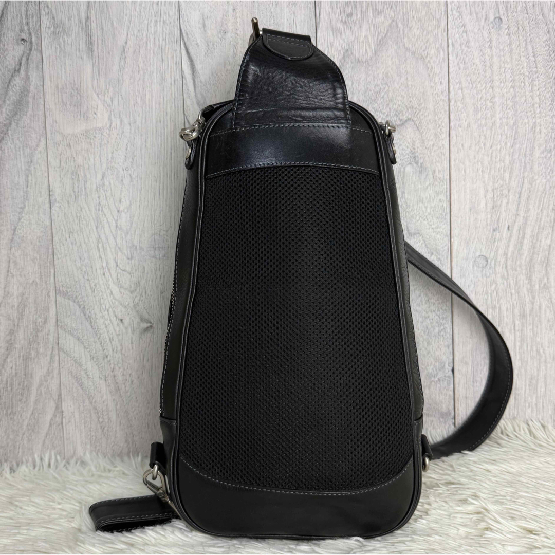 美品♡SOMES SADDLE ソメスサドル レザー ボディバッグ ブラック 美品♡SOMES SADDLE ソメスサドル レザー ボディバッグ ブラック