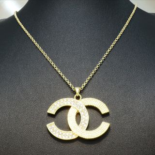CHANEL - シャネル CHANEL airpodsケース イヤホンケース ピンク CHANEL - シャネル CHANEL airpodsケース イヤホンケース ピンク