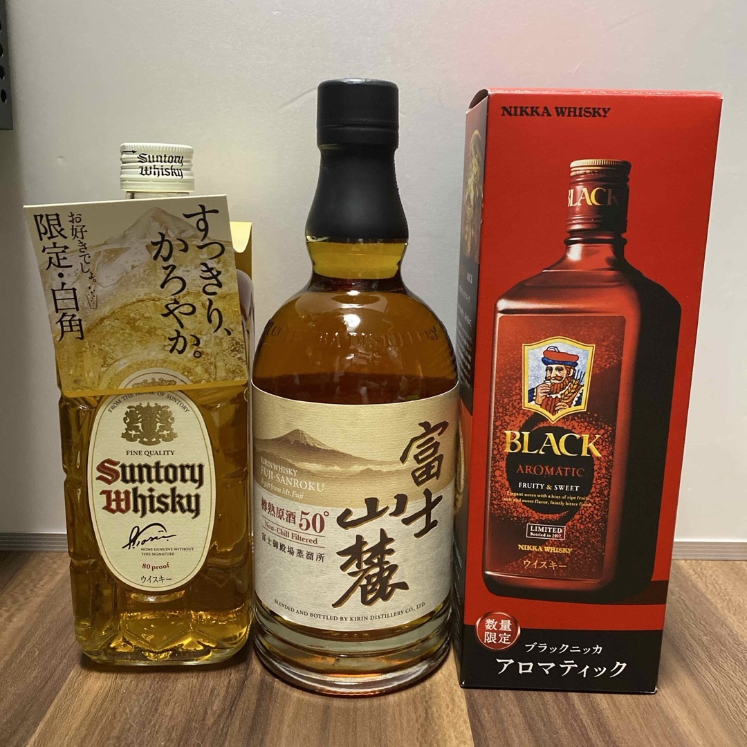 白角復刻版1本、富士山麓1本、ブラックニッカアロマティク1本 白角復刻版1本、富士山麓1本、ブラックニッカアロマティク1本