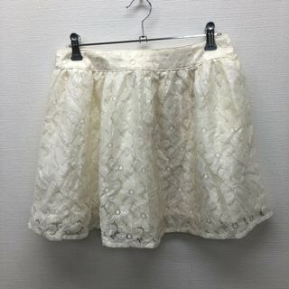 【CECIL McBEE】セシルマクビー　白系　M　ミニスカート　レース　フレアスカート　無地　シンプル(ミニスカート)