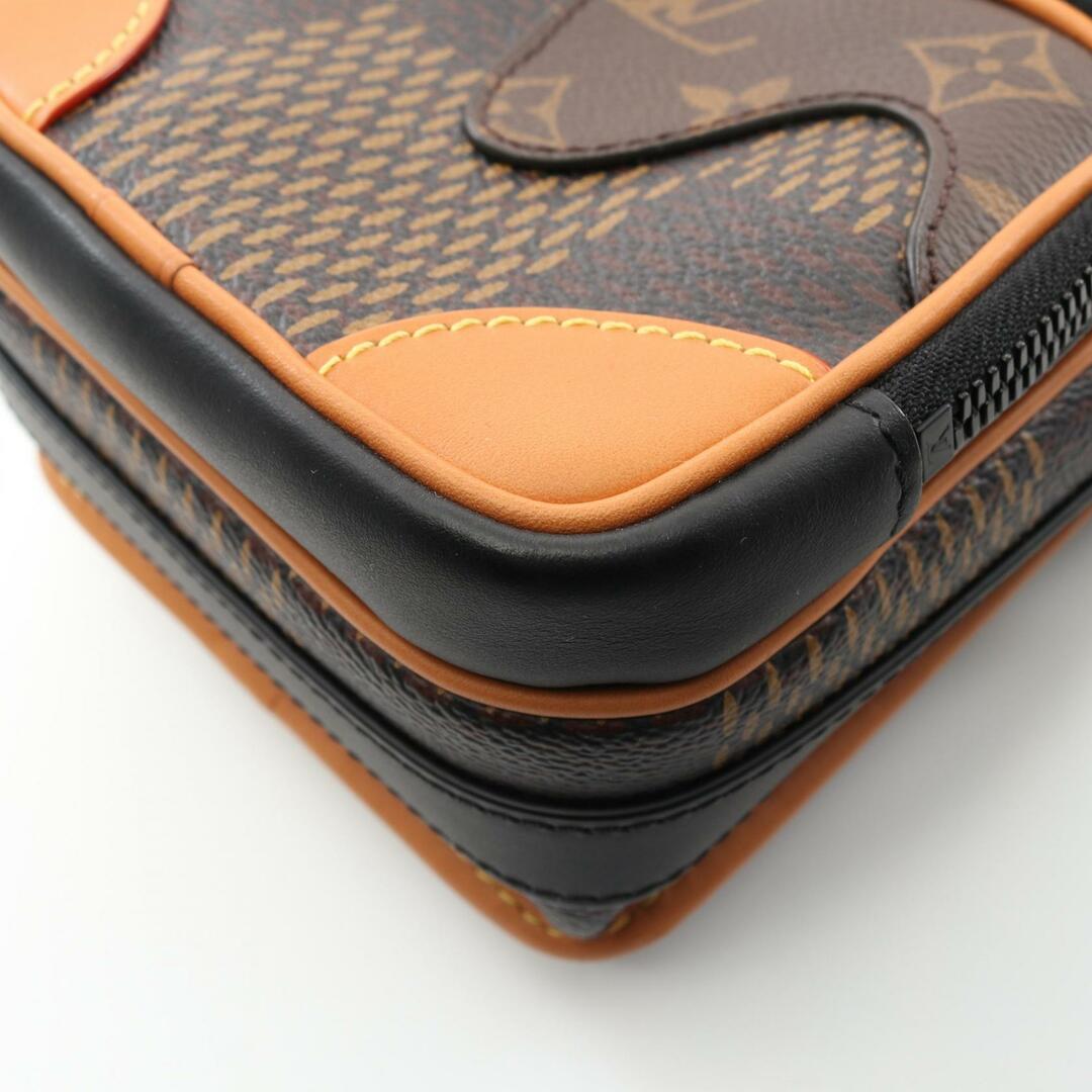 LOUIS VUITTON - ルイ・ヴィトン LOUIS VUITTON × NIGO アマゾン LOUIS VUITTON - ルイ・ヴィトン LOUIS VUITTON × NIGO アマゾン