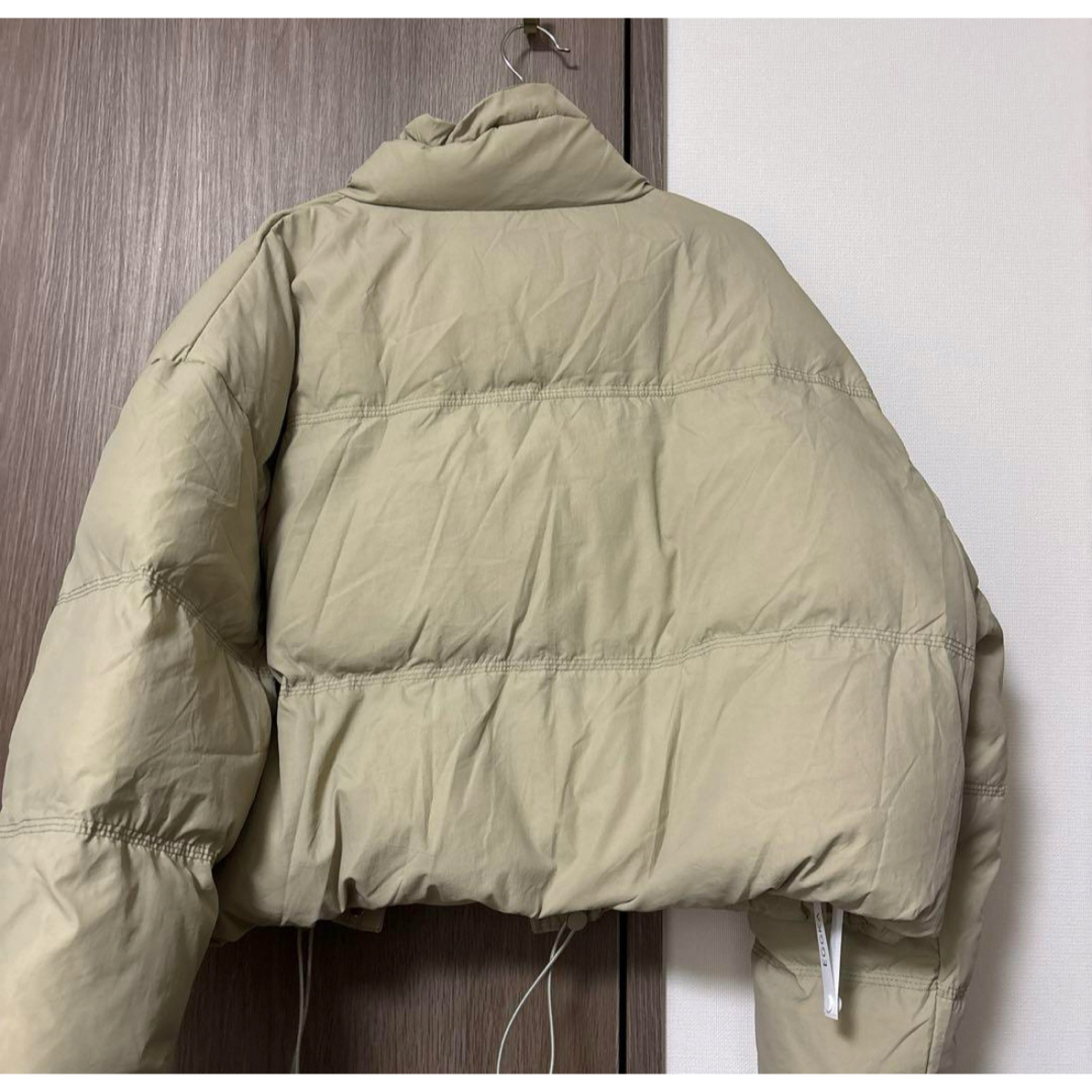ZARA - EGGKA Cropped Puffer Jacke ダウンジャケット ベージュ ZARA - EGGKA Cropped Puffer Jacke ダウンジャケット ベージュ
