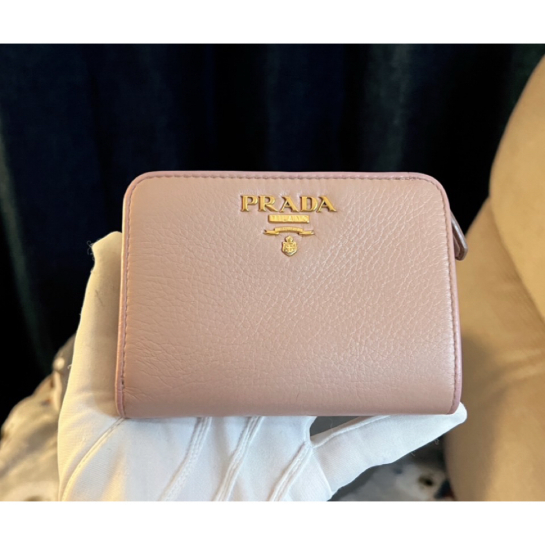 PRADA - 正規品 美品 プラダ 二つ折り財布 ソフトレザー ピンク PRADA - 正規品 美品 プラダ 二つ折り財布 ソフトレザー ピンク