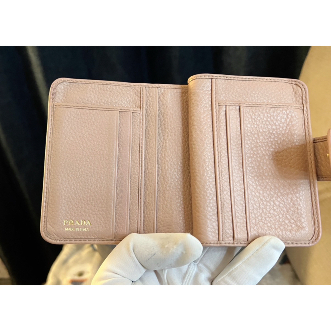PRADA - 正規品 美品 プラダ 二つ折り財布 ソフトレザー ピンク PRADA - 正規品 美品 プラダ 二つ折り財布 ソフトレザー ピンク