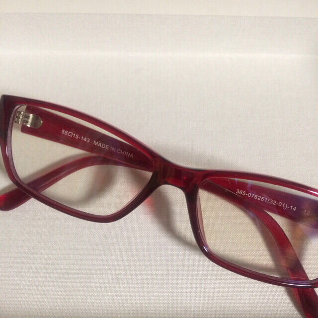 UNIQLO(ユニクロ)のUVカット！赤だてメガネ レディースのファッション小物(サングラス/メガネ)の商品写真