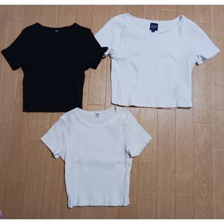 LOUIS VUITTON - ルイヴィトン モノグラム ロゴ刺繍 半袖Tシャツ LOUIS VUITTON - ルイヴィトン モノグラム ロゴ刺繍 半袖Tシャツ