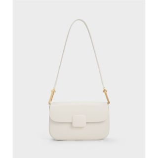 Charles and Keith(バッグ ・ ホワイト/白色系)のフリマ Charles and Keith(バッグ ・ ホワイト/白色系)のフリマ
