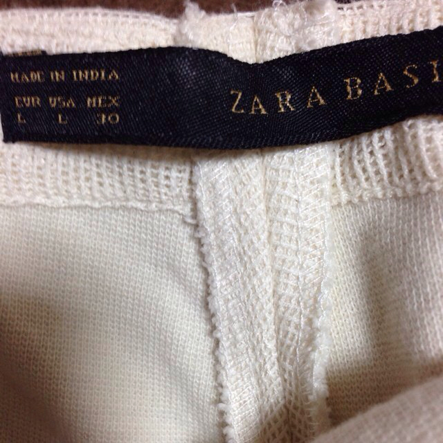 ZARA(ザラ)のZARAビジューショートパンツ レディースのパンツ(ショートパンツ)の商品写真