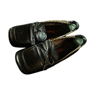 MIU MIU(ローファー/革靴)のフリマアイテム一覧 MIU MIU(ローファー/革靴)のフリマアイテム一覧