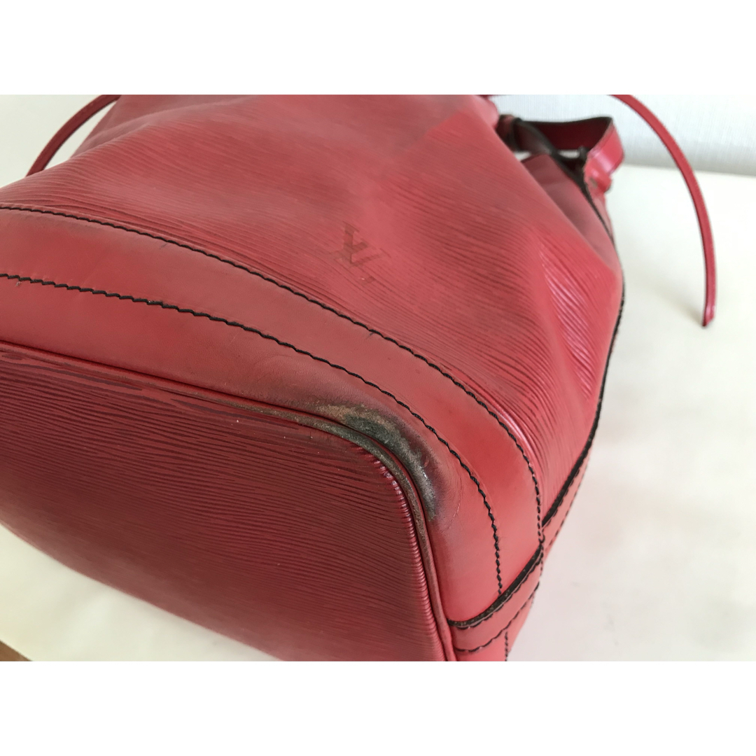 LOUIS VUITTON - ルイヴィトン エピ ショルダーバッグ ノエの LOUIS VUITTON - ルイヴィトン エピ ショルダーバッグ ノエの