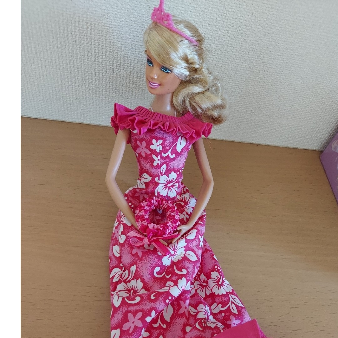Barbie - バービー人形　ハワイ　フラダンス衣装　レア　ピンク