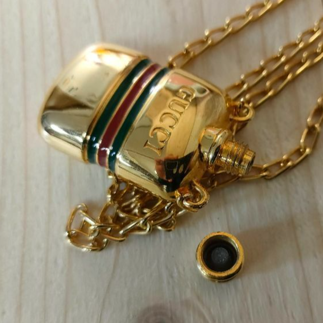 GUCCI - GUCCI グッチ ボトルネックレス ゴールド 香水入れ GUCCI - GUCCI グッチ ボトルネックレス ゴールド 香水入れ