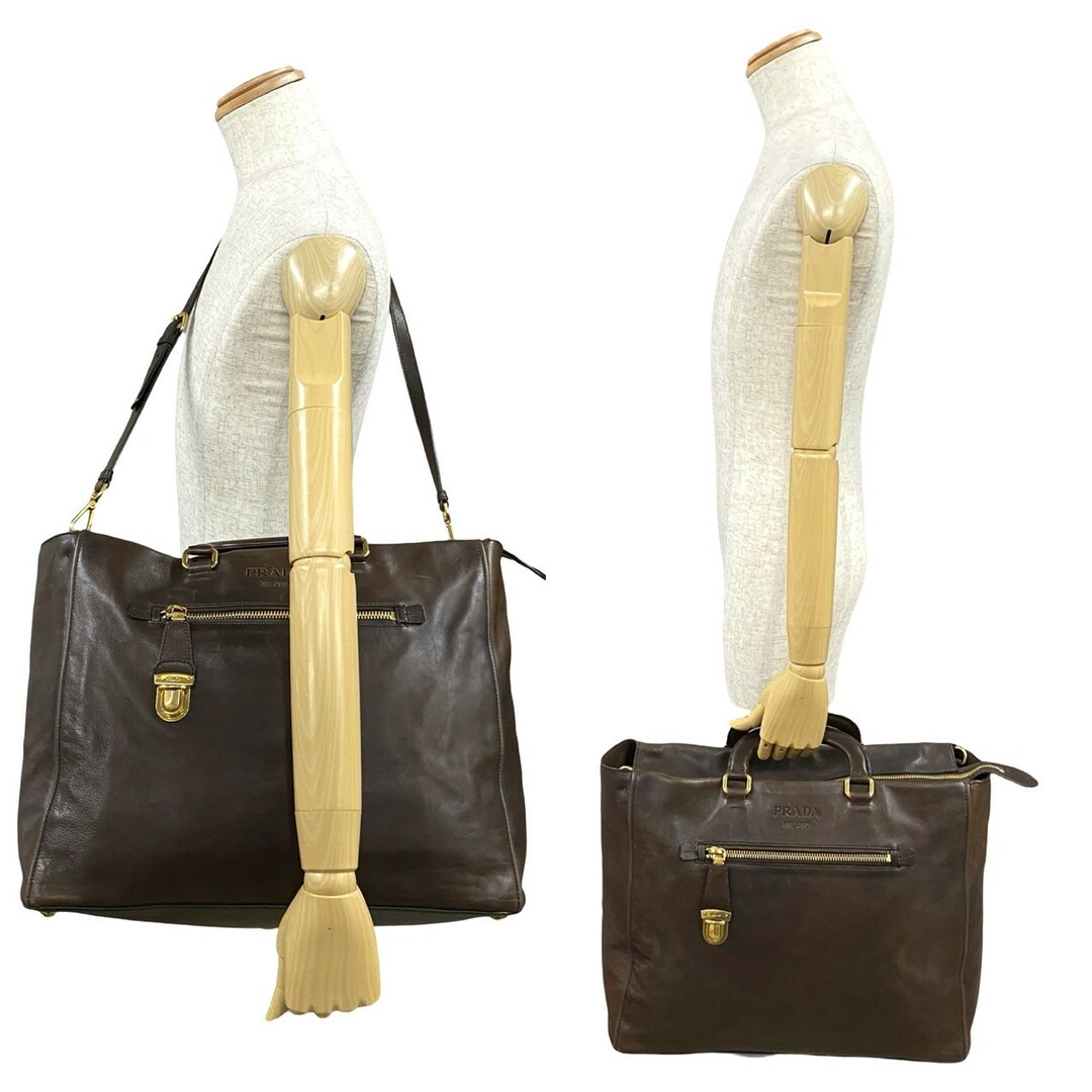 PRADA - 極 美品 袋付き 希少品 PRADA プラダ ロゴ 金具 レザー PRADA - 極 美品 袋付き 希少品 PRADA プラダ ロゴ 金具 レザー