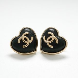 CHANEL(レザー ・ ピアス)のフリマアイテム一覧 CHANEL(レザー ・ ピアス)のフリマアイテム一覧