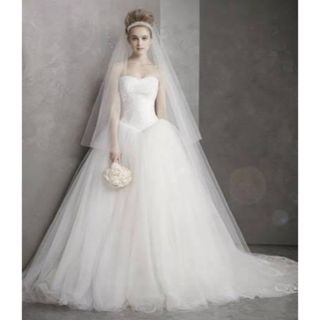 Vera Wang(ウェディングドレス)のフリマアイテム一覧 Vera Wang(ウェディングドレス)のフリマアイテム一覧