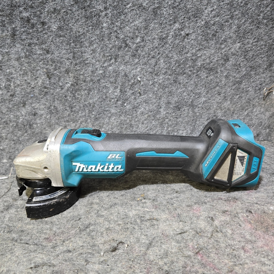 中古品・バッテリ付き!※端子部分にサビあり※】マキタ(makita 中古品・バッテリ付き!※端子部分にサビあり※】マキタ(makita