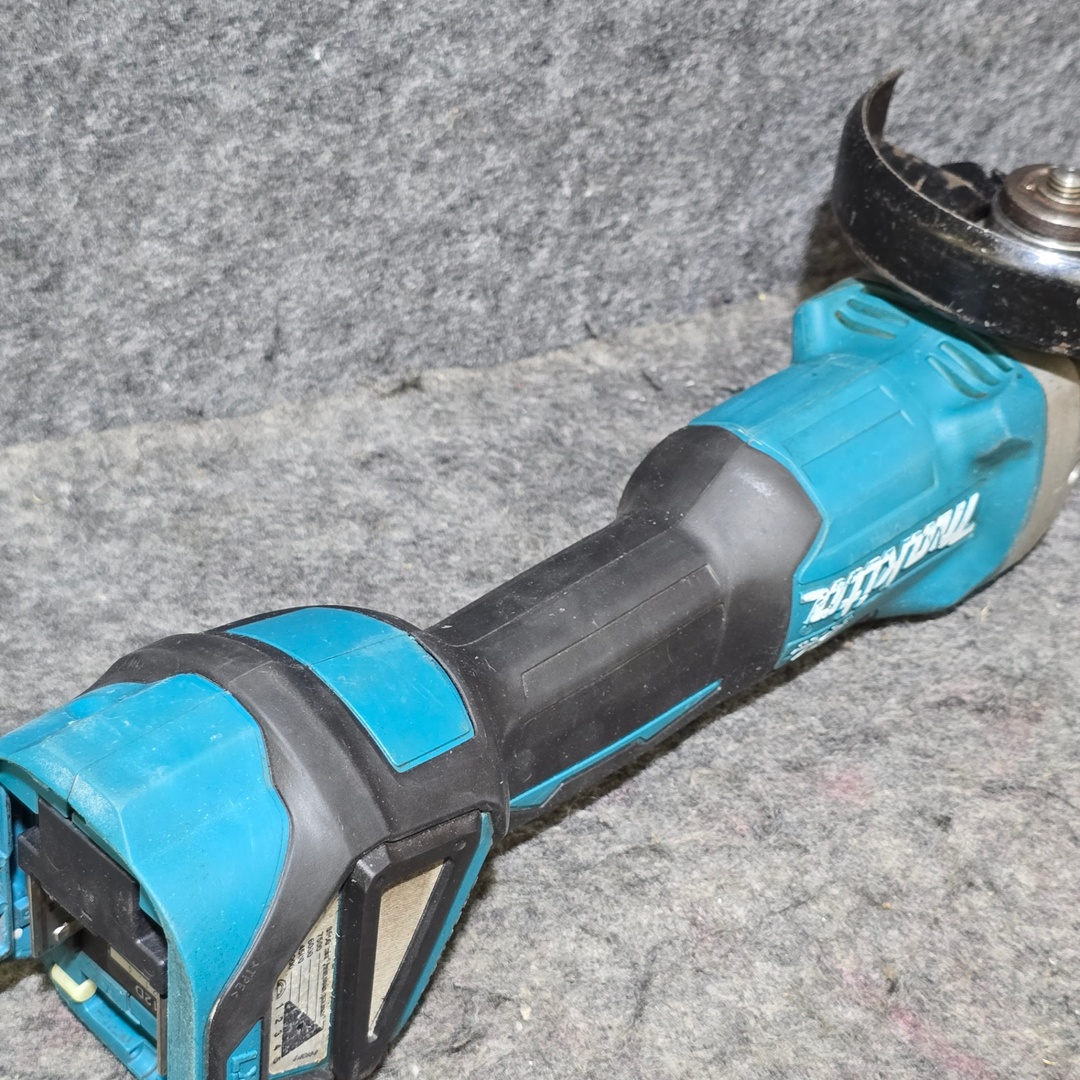 中古品・バッテリ付き!※端子部分にサビあり※】マキタ(makita 中古品・バッテリ付き!※端子部分にサビあり※】マキタ(makita