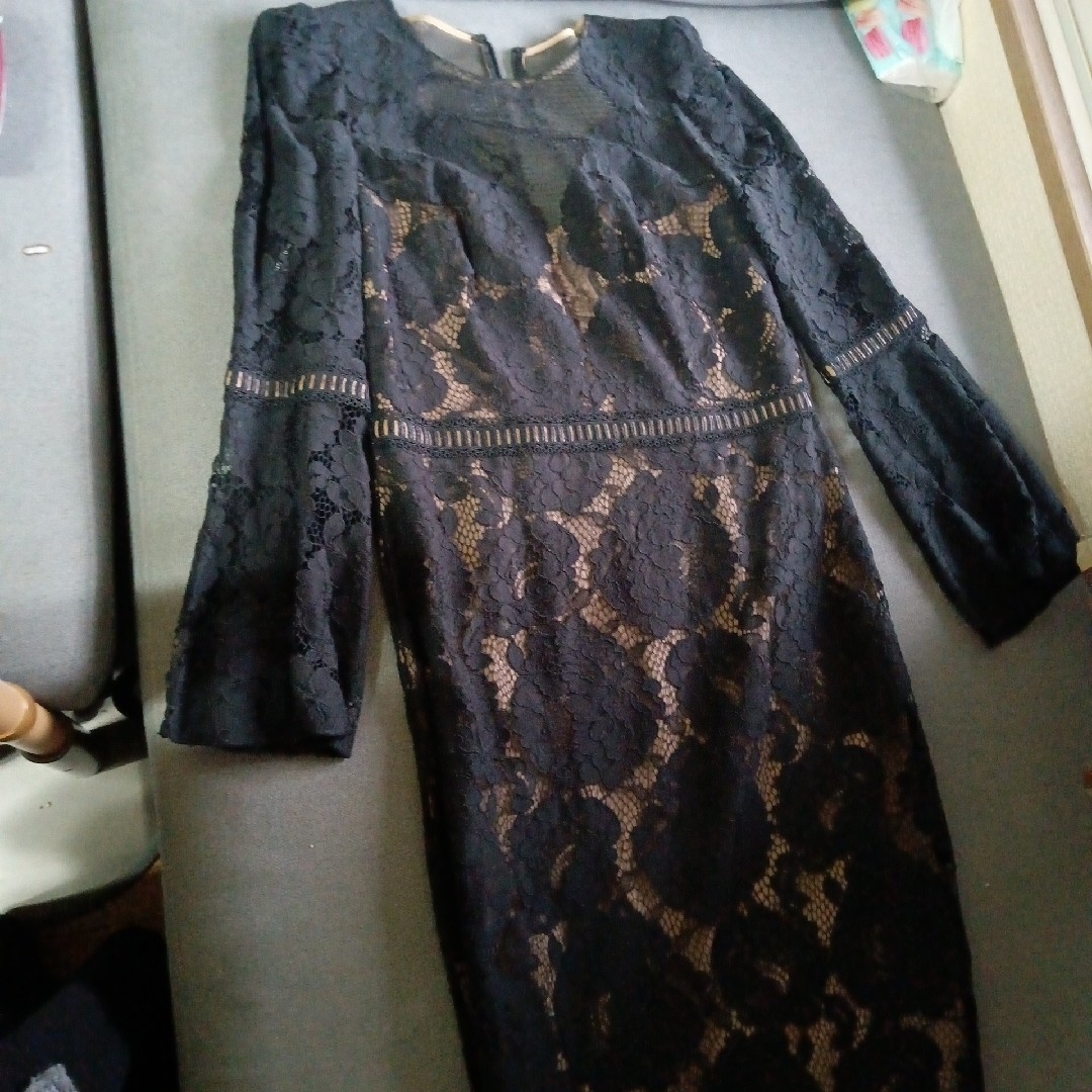 TADASHI SHOJI - 極上品【タダシジョージの黒長袖ワンピース】6 TADASHI SHOJI - 極上品【タダシジョージの黒長袖ワンピース】6