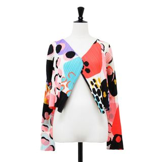 PLEATS PLEASE ISSEY MIYAKE(カーディガン)のフリマアイテム一覧 PLEATS PLEASE ISSEY MIYAKE(カーディガン)のフリマアイテム一覧