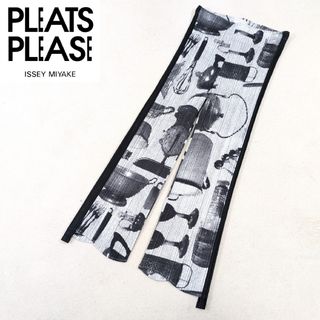 PLEATS PLEASE ISSEY MIYAKE(パンツ ・ ブラック/黒色系)の PLEATS PLEASE ISSEY MIYAKE(パンツ ・ ブラック/黒色系)の