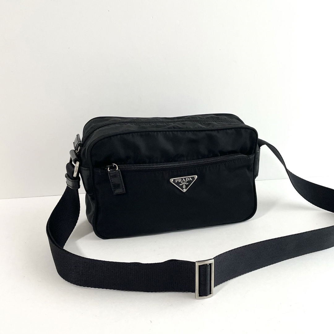 PRADA - 【極美品】PRADA プラダ ショルダーバッグ カメラバッグ PRADA - 【極美品】PRADA プラダ ショルダーバッグ カメラバッグ