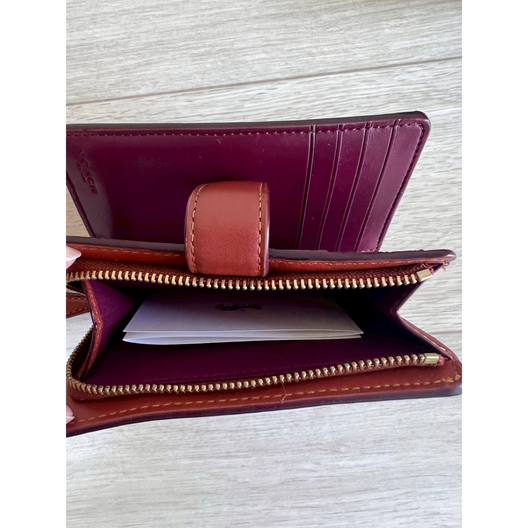 COACH - 【新品未使用】COACH コーチ 二つ折り財布 ブラウン COACH - 【新品未使用】COACH コーチ 二つ折り財布 ブラウン